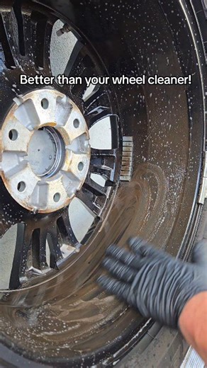 Dura Coating Technology​ Wheely Clean Concentrate - Professional Wheel Cleaner is made to remove the nasty brake dust and oxidation from chrome or aluminum surfaces ✨ Wheely Clean is NOT a degreaser, we are not removing grease or dirt 🚫 Wheely clean is not Purple Power, Dawn dish soap, Simple Green or any other degreaser amateurs use to clean wheels when in fact degreaser do a poor job cleaning wheels as they do NOT react and remove embedded brake dust! 🚫 Don’t forget to protect them with our 