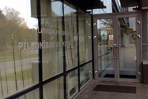 Lietā par miljardiera Avena pilsonības iegūšanu KNAB neatklāj kukuļus, bet konstatē īpašu PMLP labvēlību