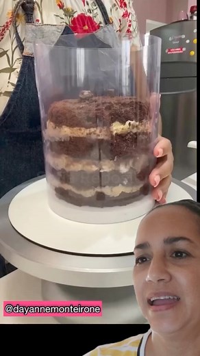 308K views · 5.7K reactions | Original forma de cubrir un pastel #pastelería #sofiarepostera #ganache | Sofia Repostera | Facebook