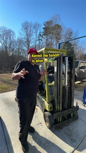 Kermit the Forklift Comes to Life in Heartwarming Moment