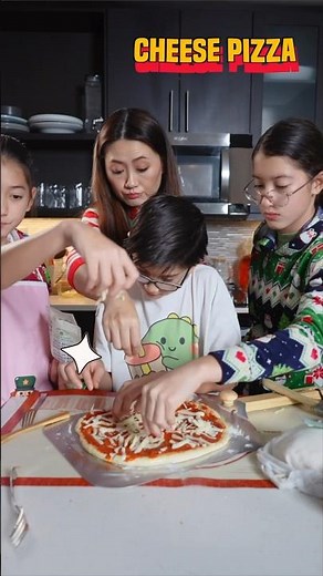 Making “Home Alone” Cheese pizza with my kids! #25daysofchristmas