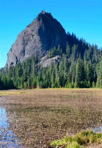 Exploring Wolf Rock: Oregon's Majestic Monolith
