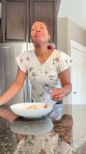 99K views · 4.3K reactions | Desayuno 丹 |Tostada Francesa  | smoothie de frutas | Tortilla de huevo y tomate  #recipes #food #comidacasera #recetas #desayunos | IssabelVlogs | Facebook