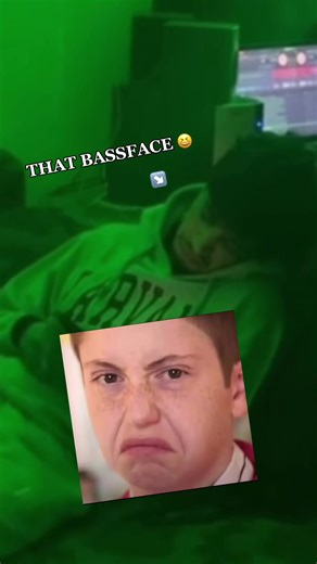 Mastering the Bassline in DJ Mixes