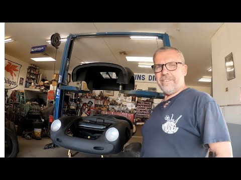 550 Porsche Spyder Kit Car Engine Start Up and Leaks Oil Everywhere That was a FAIL