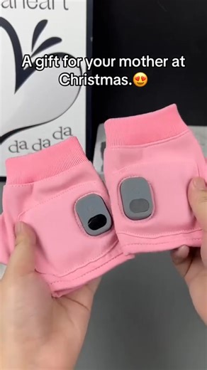 ✅ Intelligent Temperature Control! Smart thermostatic gloves deliver consistent, soothing heat that boosts circulation, warms your entire hand, and locks in ultimate comfort—perfect for cold days! | Byxfml | Facebook