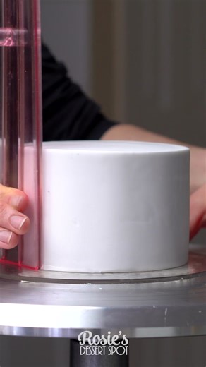 Leopard Print Cake Tutorial: Fondant Technique by Rosie's Dessert Spot