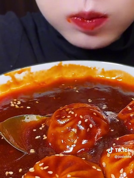 Mukbang asmr (@josielife) - Baozi Mukbang: Savoring Spicy Korean Delicacies