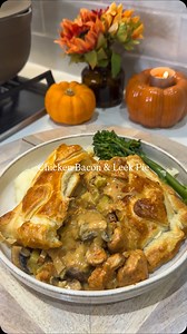 CHICKEN BACON LEEK & MUSHROOM PIE I have over 800 searchable recipe cards available on my app now, and over 100 meal plans, including shopping lists & all the written recipe cards. Follow the link in my bio or on my story to sign up, use code FIRSTMONTH to get your first month for less than £1.50 Follow @kimberlys_journeyy for more recipes like this⤵️ For the filling (for two pies): - 200g diced chicken breasts - 50g diced bacon - Tsp garlic granules, chicken seasoning & smoked paprika - 1 slice