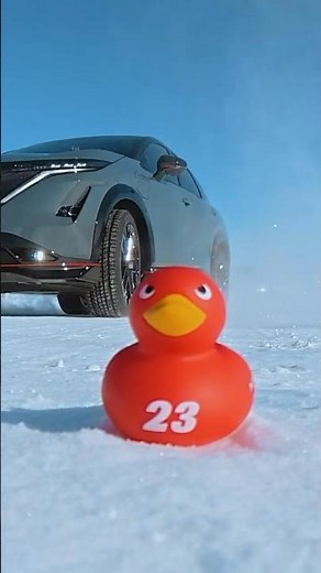 【NISMO 電動4WD】凍結路でも余裕で回避！