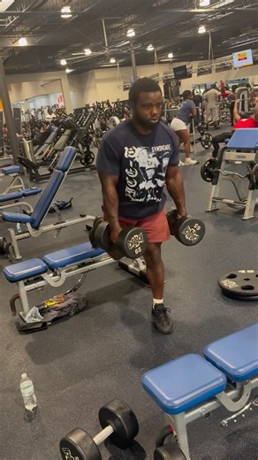 Timonté King on Instagram: "🐺 •Dumbbell chest flys w/ close grip press •Single leg dumbbell lunge •In & out plyo push ups •Weighted jump squat ( Circuit ) - •Dips •knee tucks •Mountain climbers • @boxrope ( 100 reps ) ( Circuit ) 10 - 12 reps 4 - 5 sets #Fyp #weightloss #Gymmotivation"