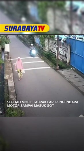 Jakarta - Sebuah mobil Hyundai Avega bernomor polisi B 2360 JUJ diduga menabrak seorang pengendara motor dari arah berlawanan di kawasan Pondok Pinang, Kebayoran Lama, Jakarta Selatan. Akibat insiden tersebut, korban disebut terpental hingga masuk ke dalam got di sisi jalan. Peristiwa itu terekam kamera CCTV dan videonya beredar di media sosial. Dalam rekaman, sisi kiri kendaraan terlihat masih cukup lebar untuk dilalui. Namun mobil diduga terlalu mengambil jalur ke kanan hingga akhirnya bertabr