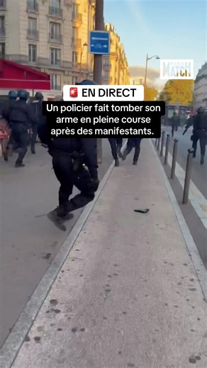 🚨 En Direct : Un policier fait tomber son arme en pleine course