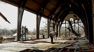 ABC's Robin Roberts retraces her post-Hurricane Katrina journey back to hometown