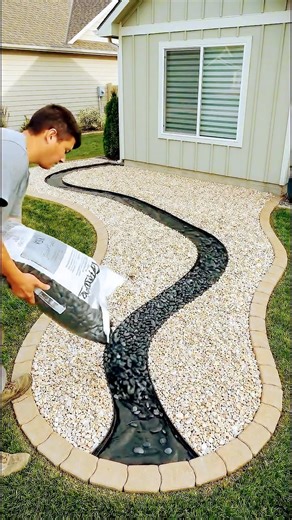 DIY Front Yard Flowerbed: Step by Step 🌿