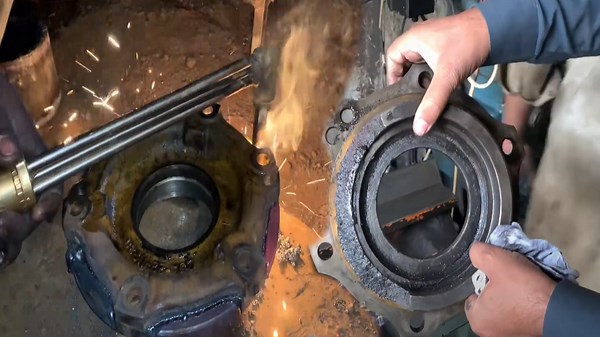 Factory Manufacturing of Heavy Duty Grader Wheel Hub