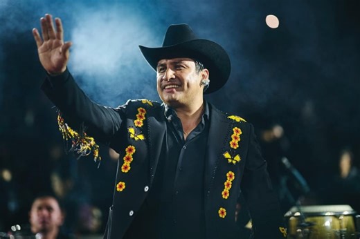 Famous Mexican Singer Allowed To Perform In The U.S. After Being Investigated For Having Cartel Ties