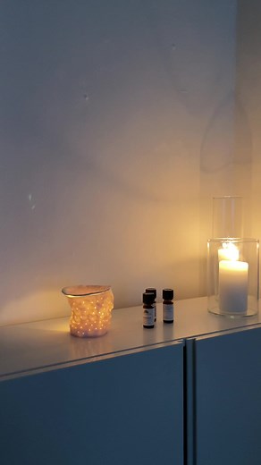 Aromatherapy Tips: Using Essential Oils with an Aroma Lamp
