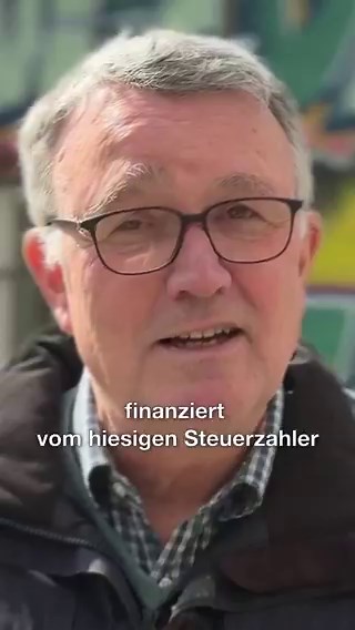 Neues aus der Kategorie: „Das kannst du dir wirklich nicht ausdenken.“ 🙃Da überweist Europa, vor allem Deutschland, Milliarden für Waffen „zur Verteidigung der Freiheit in der Ukraine“ und plötzlich tauchen genau diese Waffen in der Golfregion als Angebot des ukrainischen Staatschefs wieder auf. Das ist schon ein interessantes Geschäftsmodell: Wir zahlen für Raketen, die ja „so dringend gebraucht werden“ und am Ende landen sie als Exportware auf dem internationalen Markt. “So geht Realpolitik,