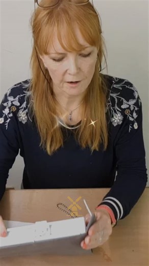 The one and only original Integral Return by me, Justine, the inventor. . 2 methods. 2 ways to line. 2 ways to sew. . Here, I show you method ONE and probably the most popular method. Made using a separate lining, either curtain lining or the same fabric as the blind (self lined) and either hand sewn on or machined on. . Method TWO, the seam free folded method follows in a separate reel. . For the original full tutorial, further tutorials and more information, visit the Integral Return page on m