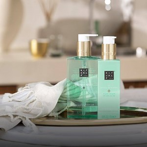 Maak van het wassen van je handen een verwenmoment met onze luxueuze handverzorging. | Rituals Cosmetics
