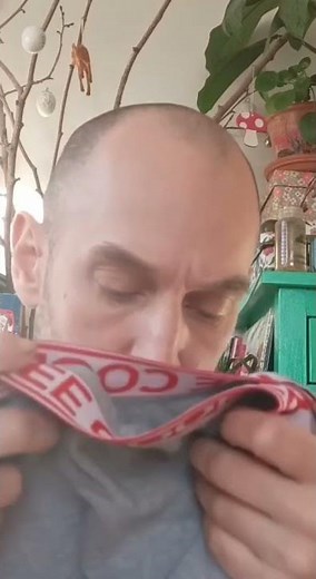 La prochaine fois j'essaierai avec un caleçon propre #humour #humor #caleçon #odeur #noel #cadeau