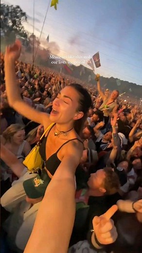 Coldplay performs "Yellow" @ Glastonbury Festival 2024