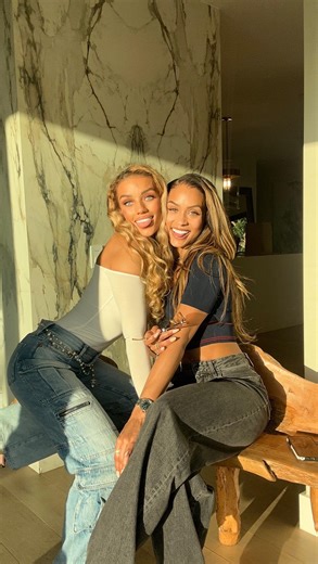 ZARA models be like📸 @jillyanais I 🤍 this trend 🤣 who started it? | Jena Frumes