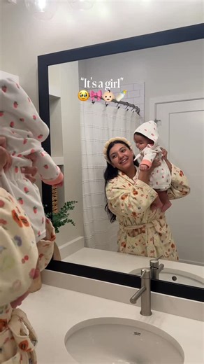 Jenypher Diaz | Productive Mom Life | Nothing cuter than a baby in a robe 🥹👶🏻😅 #mommyandme #babygirl #mominstagram | Instagram