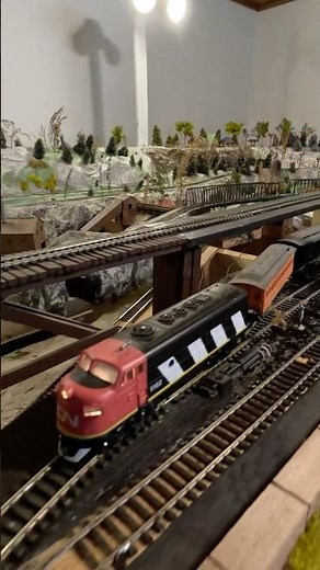 CN MODEL TRAIN WITH LIGHTS ON HO GAUGE LAYOUT! #trains #train #modeltrains #modelrailroad #hoscale