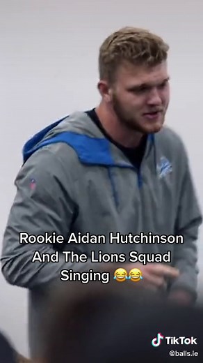 He had the whole team rocking to Billie Jean 😂😂 #thelions #detroitlions #aidanhutchinson #nfl #america #americanfootball #football #initiationsong #billiejean #michaeljackson #mj #fyp