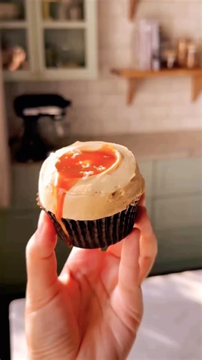 How to make cupcakes? 🧁 #cupcake #cake #howtomakecakecreamathome #sweetcupcake #youtube #viral