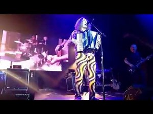"Weird Al" Yankovic - LIVE- "NOW! That's What I Call Polka" - 5/29/15 Soaring Eagle Casino
