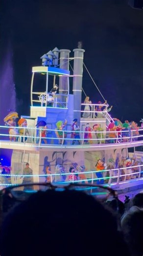Seeing Every Disney Character At Once