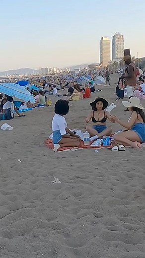 Perfect beach side scene🔥 #reels #viral #trending #beach #beachlife #beachvibes #beaches #fbreels | Ocean Hunks