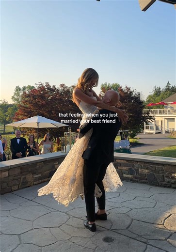 michelle will’s magical cocktail hour ✨🍸🌅 #weddingcontentcreator #firstdancegoals wedding content creator, summer cocktail hour, wedding reception inspo, first dance goals, golden hour wedding, austin bride, pennsylvania wedding content creator