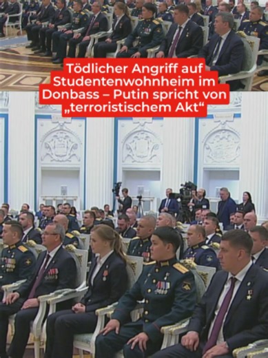 Tödlicher Angriff auf Studentenwohnheim im Donbass – Putin spricht von „terroristischem Akt“ Bei einem Angriff auf ein Studentenwohnheim des Pädagogischen Colleges in Starobelsk in der LPR sollen laut russischen Angaben mindestens sechs Menschen getötet, 39 verletzt und 15 weitere vermisst worden sein. Russlands Präsident Wladimir Putin erklärte, der Angriff sei in mehreren Wellen mit Drohnen erfolgt, während die Studenten schliefen. Laut russischer Seite habe sich in der Nähe keine militärische