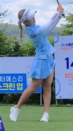 "귀여운 홍예은 프로의 간결한 아이언 티샷! 스윙 꿀팁 공개!" #홍예은 #아이언샷 #골프스윙