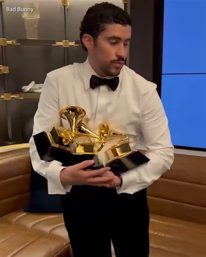 Turns out Bad Bunny's happy dance is a merengue! 🏆️🏆️🏆️⁠ ⁠ (🎥: Bad Bunny) | Entertainment Tonight