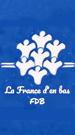 Je vous présente le StarBox Maxi-Gastro Krousty Magik🍔🍟🥙 a bouffer avec des gants de fist qui sont obligatoires.🥵🤮C'est la première fois que je vois un cholestérol parler. Votre gastronomie française en prend un coup.