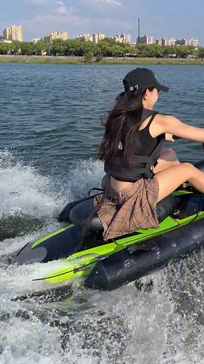 3.1M views · 61K reactions | RushWave Surf Boat，Float on water #rushwave #Surfing #surfboard #electricsurfboard | RUSH WAVE | Facebook