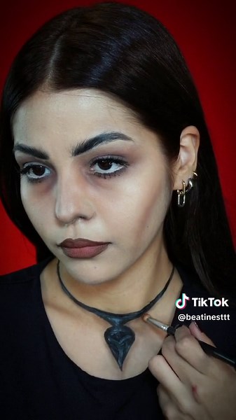 Maquillaje de Bellatrix Lestrange: Proceso y Resultados