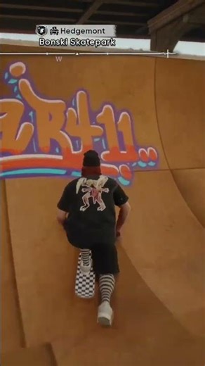 Half-pipe Happiness😄 #skate #gaming #tricks