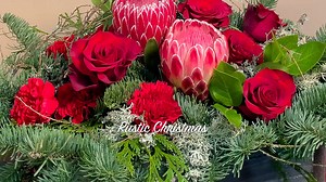 Celebrate the season with natural elegance in this week’s how-to floral design video, rustic Christmas Arrangement. This long-lasting design blends lichened covered branches with textured protea, and romantic roses—for a look that’s both earthy and festive. It’s a fresh take on holiday style, perfect for gift-giving or decorating with a touch of woodland wonder. Watch the full video now and get inspired to create your own rustic holiday magic. | Floral Design Institute