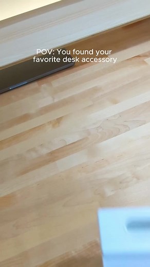 Jot down ideas, appointments, and reminders with ease, and erase them just as effortlessly. This is what the DeskBoard Buddy can do for you with its premium dry-erase glass surface that’s perfect to write on!