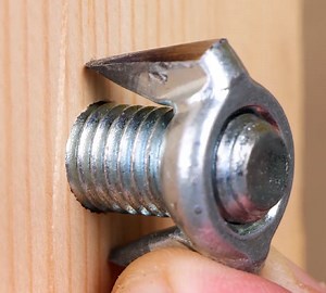 425K views · 909 reactions | DIY repair tools and hacks for daily use | 5-Minute Crafts UK | Facebook