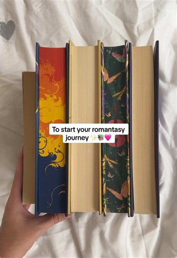 Lower stakes, easy to follow or super fast paced: here are some first time romantasy reader book recommendations! #bookrecommendations #romantasy #tbr #suggestion #lowstakes