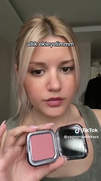 Real Life Çil Filtresi and Red Rum: A Creative Makeup Tutorial