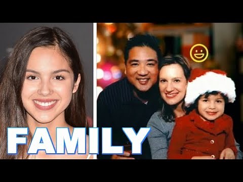 Olivia Rodrigo Family Photos | Father, Mother, Grandfather & Boyfriend