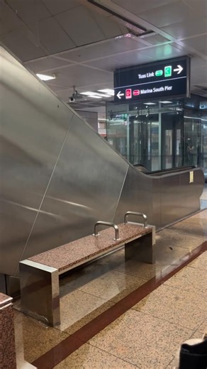 Raffles MRT on 17 Sep 2025 at around 8.30am in the morning. | Truly SG